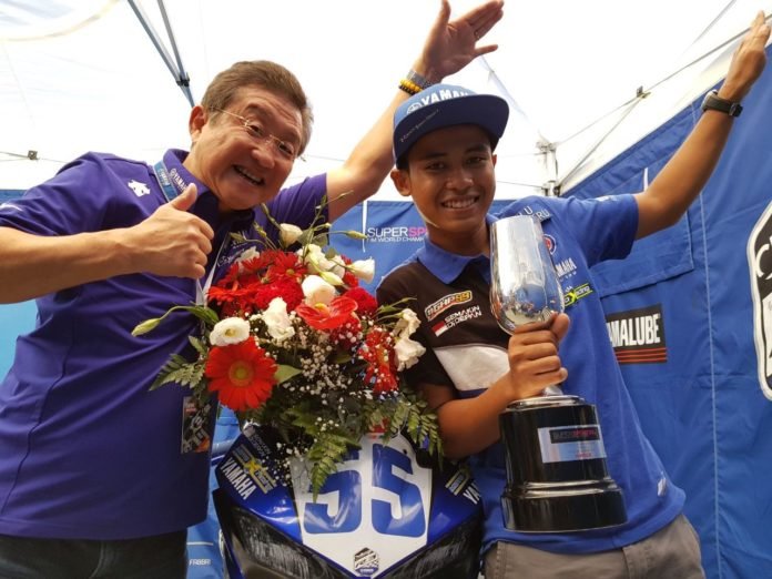 Minoru Morimoto selaku Presiden Direktur PT. YIMM (Kiri) & Galang Hendra (Kanan)