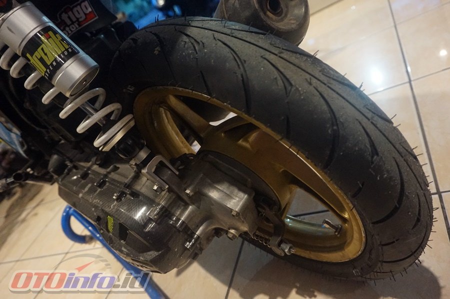 Potret Honda Beat dengan Ban IRC Fasti Pro