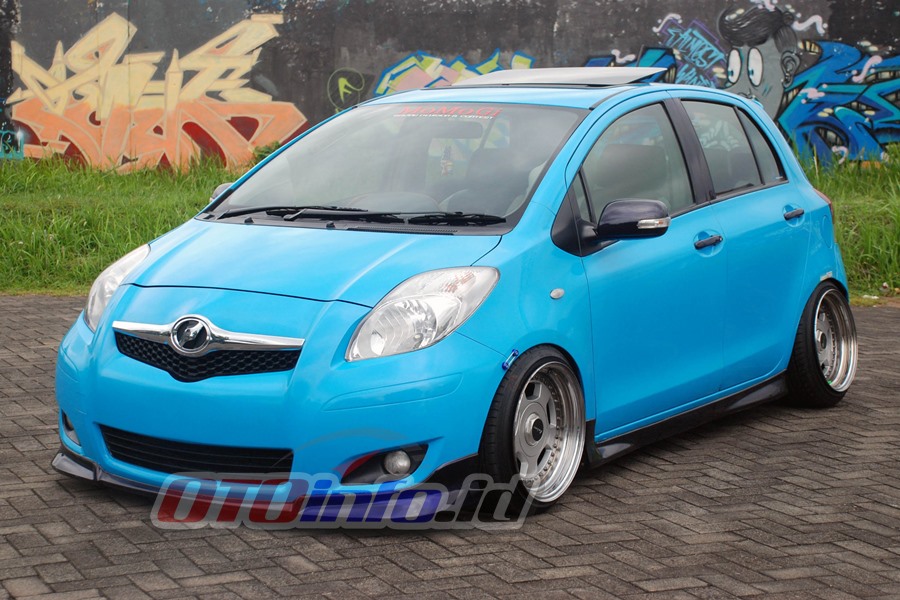 Toyota Yaris stance