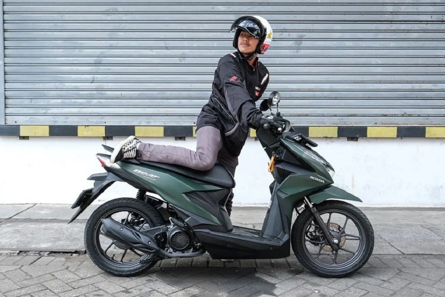Tips Aman Naik dan Turun Sepeda Motor ala Honda