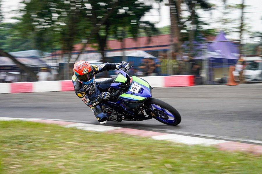 Wahyu Nugroho menjadi juara pertama kelas road race Modifikasi Perorangan (usia 16-25 tahun) kualifikasi PON XXI 2024 mewakili Jawa Tengah di kualifikasi PON XXI 2024 (2)