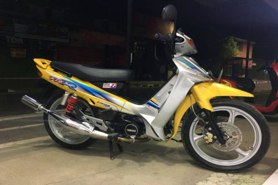 Yamaha FIZ-R LE