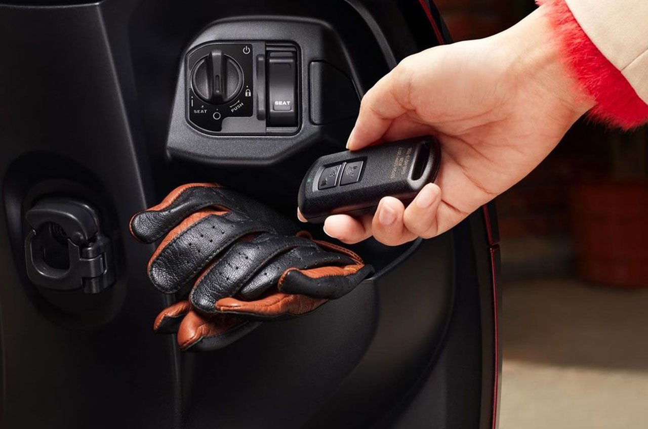 Cara Menghidupkan Motor Scoopy Terbaru dengan Fitur Keyless