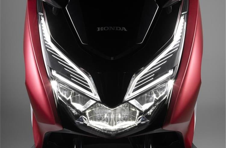 New Honda PCX 175: Siap Hipnotis Pecinta Yamaha NMAX