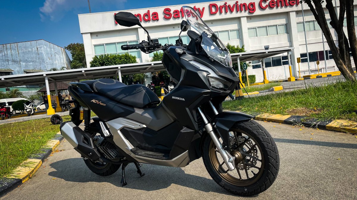 Fitur Baru Honda Adv 160 - Kupas Honda Adv 160 Hitam Glossy Terbaru 2024