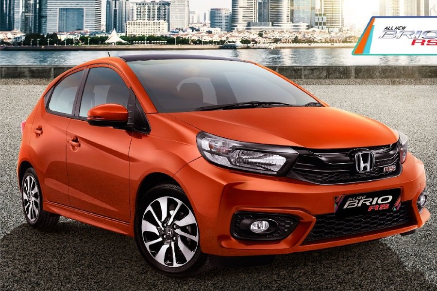 Honda Brio Drifting! Tabrak Pengunjung Di Mall Semarang