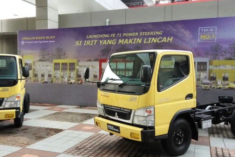 Mitsubishi Colt Diesel Truk dengan Fitur dan Mesin Monster