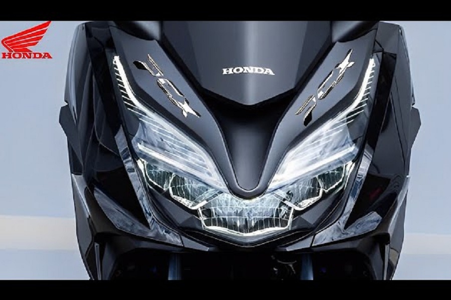 Penantian Berakhir, Honda PCX 175CC 2024 Merupakan Ancaman Serius bagi Yamaha NMax