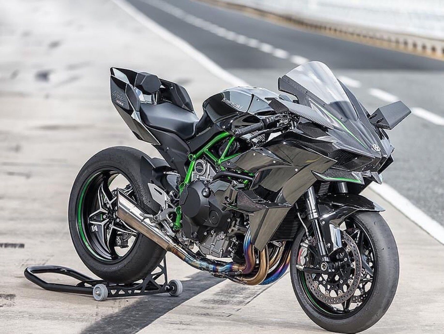 Review the Specifications for the Kawasaki Ninja H2R: The Fastest Motorbike in the World – Otoinfo.id