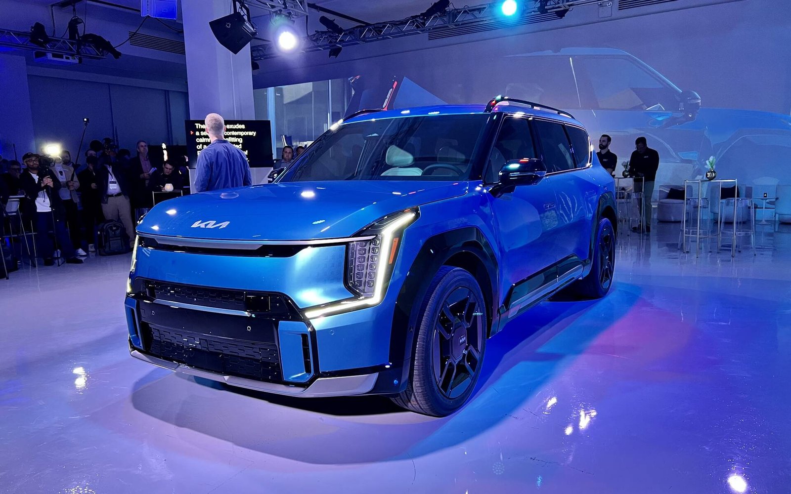 Kia EV9 GT Line, Mobil Listrik Sporty dan Futuristik