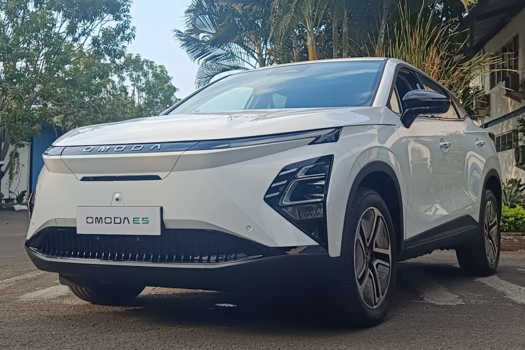 Chery Omoda E5 vs MG4 EV: Perbandingan Spesifikasi dan Harga