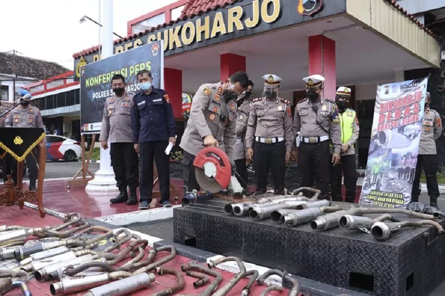 Bersama Komunitas Otomotif, Polres Sukoharjo Mendeklarasikan Zero Knalpot Brong