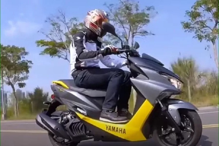 Elegan dan Bertenaga! Mengupas Yamaha Mio 155 2024, Skutik Pilihan Pemburu Kecepatan!