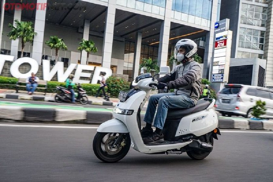 Fitur Mewah TVS iQube, Motor Listrik Keren Harga Terjangkau!
