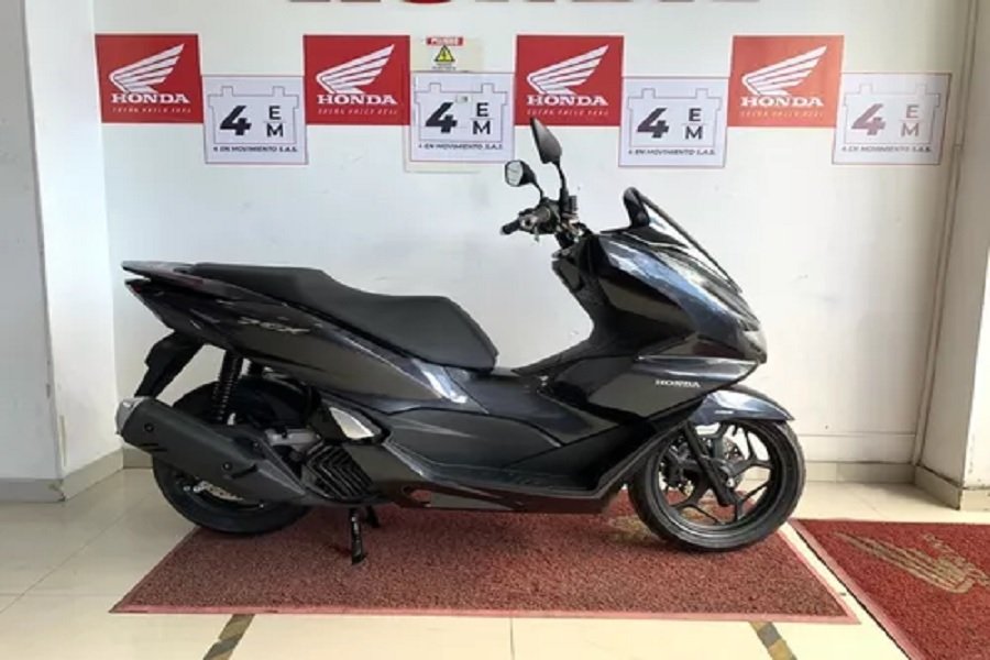 Honda PCX 160 2024 Skuter Matic Terbaru yang Memikat Hati dengan Varian Warna yang Memukau