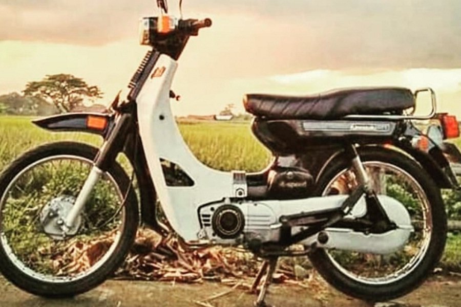 Keajaiban Binter Joy! Nostalgia Motor Bebek Kawasaki yang Mewarnai Era 80-an