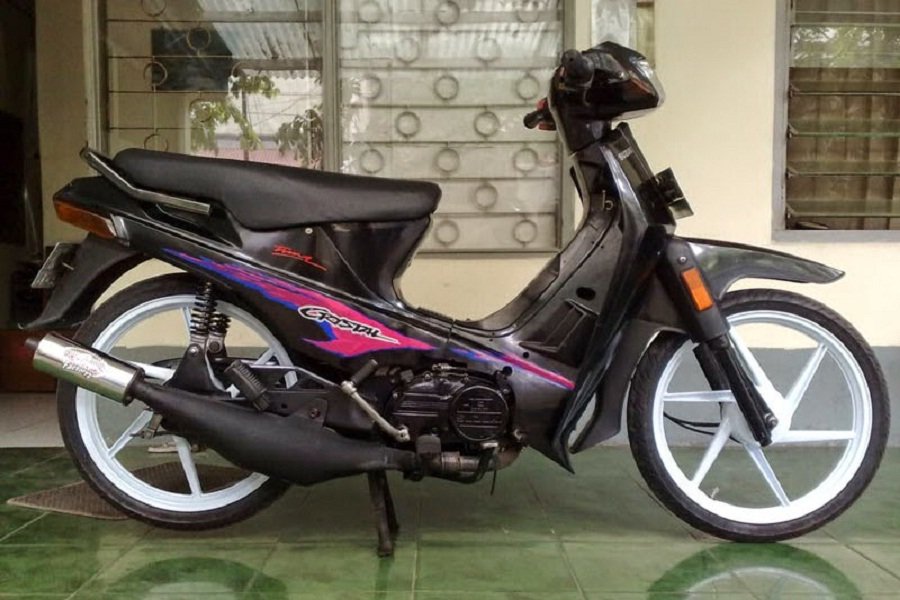 Kejayaan dan Kehormatan Suzuki Crystal! Legenda Bebek 2 Tak di Era 1990-an