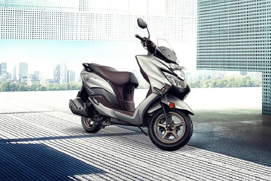 Keren dan Efisien, Kenali Keunggulan Suzuki Burgman 125 EX dalam Persaingan Skutik!