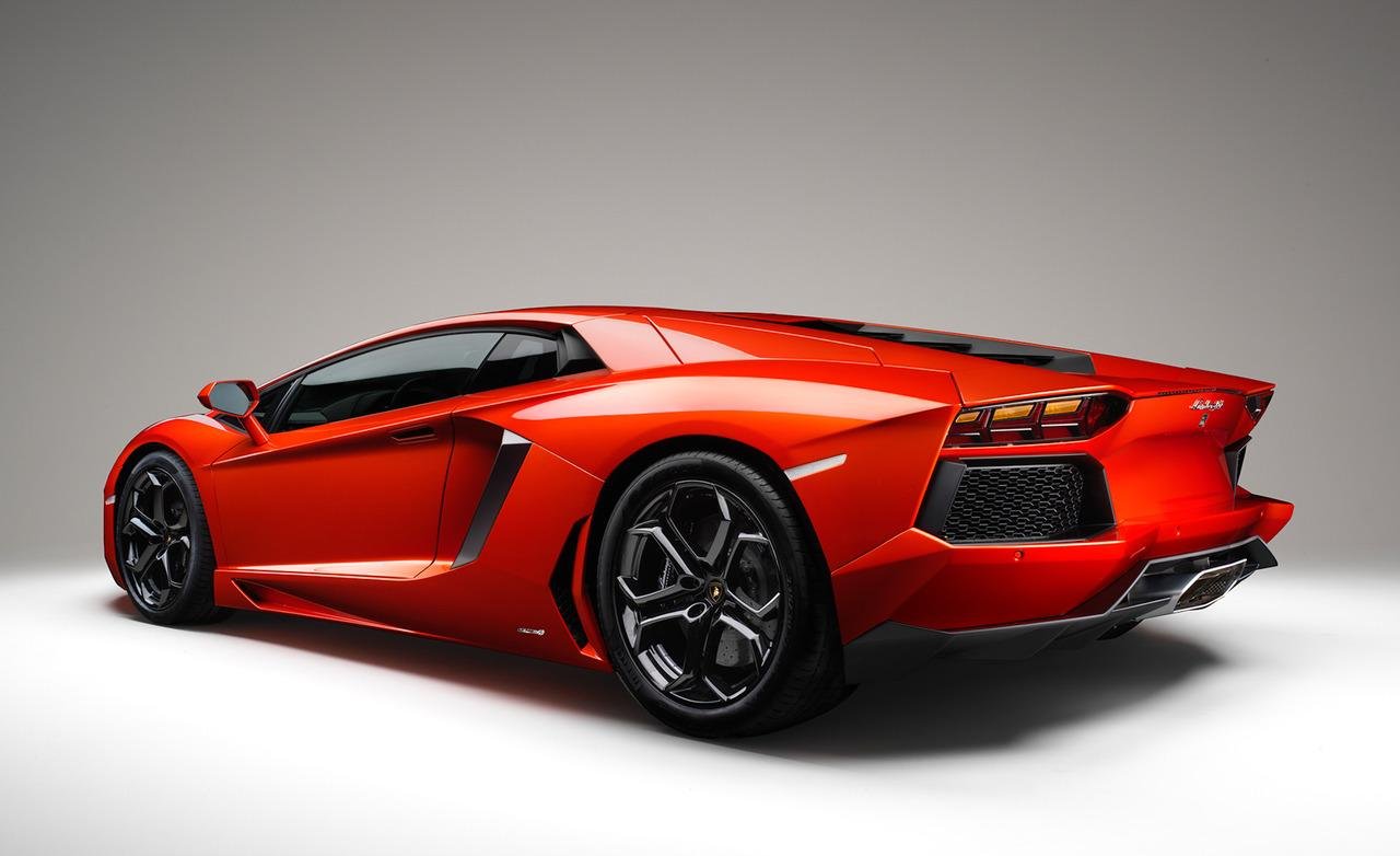 Lamborghini Aventador: Model, Spesifikasi, dan Harga