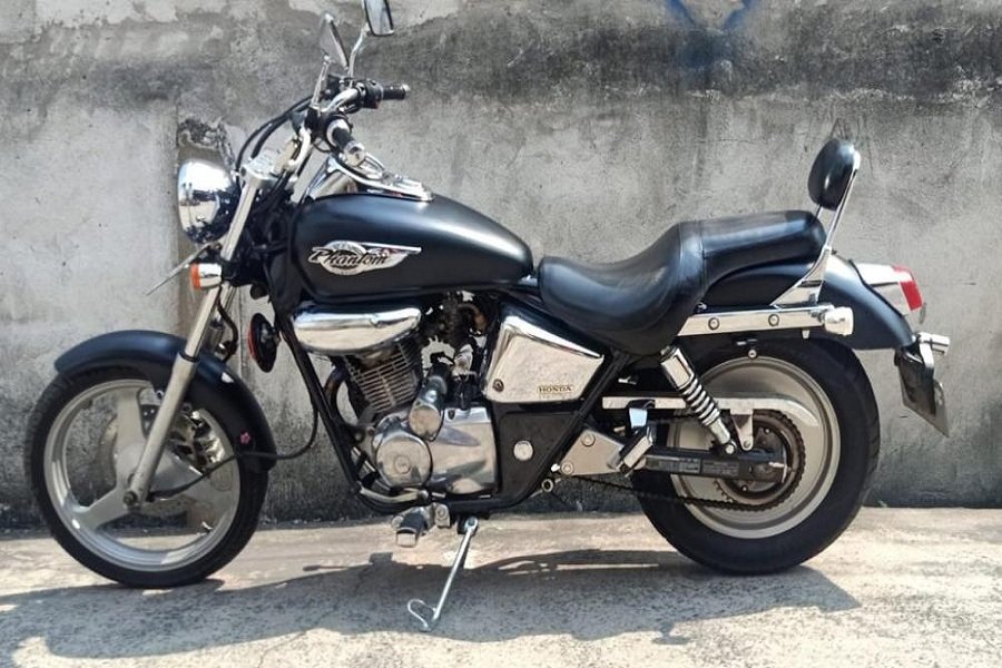 Legenda! Honda Phantom 200! Cruiser Murah 200CC yang Tetap Memikat Hati! Review dan Harga Terbaru