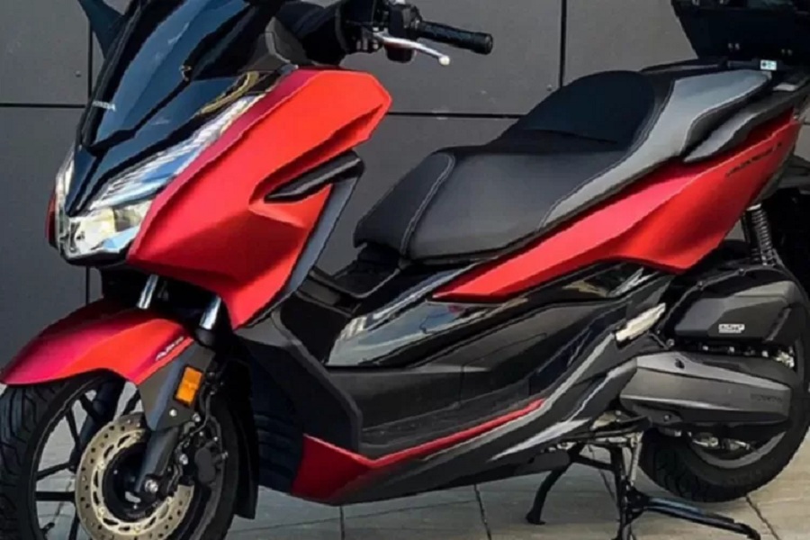 Makin Stylish dan Efisien! Honda Forza 125 Red Glossy 2024, Harga Terjangkau untuk Performa Premium.