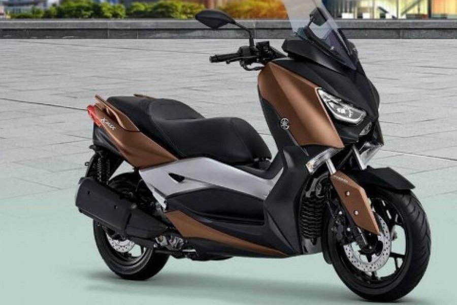 Mengaspal dengan Keanggunan! Intip Spek Lengkap Yamaha X-Max 300 Terbaru!