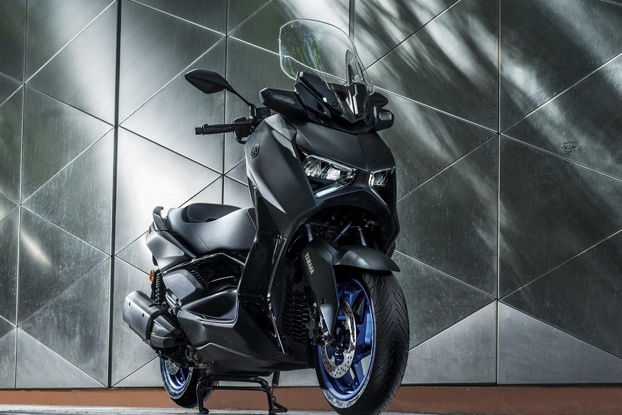 Mengulas Keunggulan Yamaha Xmax 300 2024! Kekuatan, Kecepatan, dan Gaya yang Luar Biasa