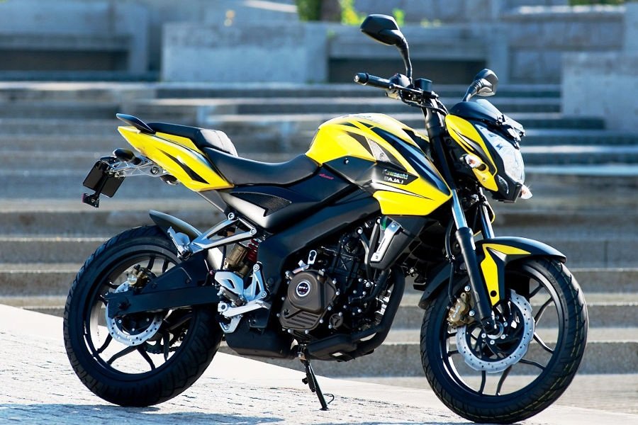 Mengulas Spesifikasi Garang Kawasaki Bajaj Pulsar 200NS Menuju Mekkah