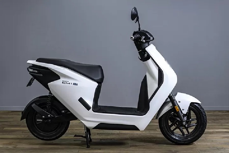 Motor Listrik Honda! Honda EM1 e Melangkah Canggih dengan Fitur Keselamatan Berkendara Motor Listrik