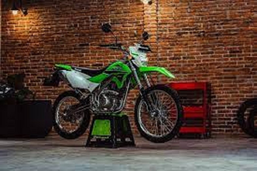 Motor Trail Legendaris! Kawasaki KLX 150