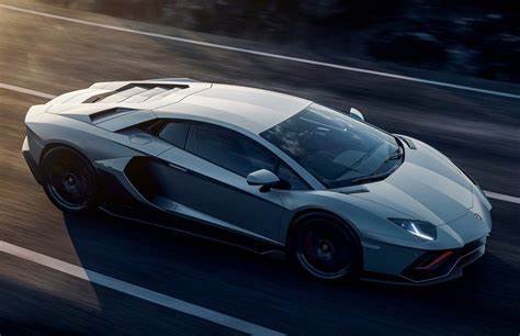 Lamborghini Aventador Pirelli Edition: Mobil Eksklusif yang Merayakan Hubungan Istimewa