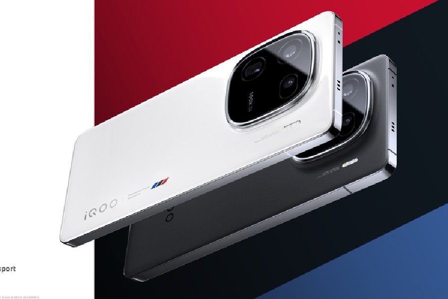Perbandingan iQOO 12 dan Oppo Reno 11 Pro, HP Fitur Canggih dan Performa Tinggi