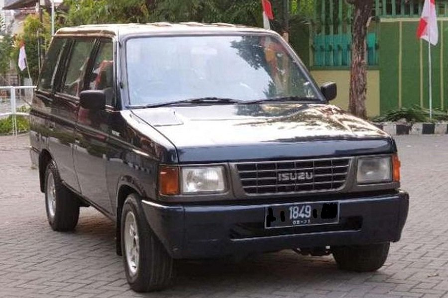 Perjalanan Legendaris Isuzu Panther! Mengungkap Evolusi Empat Generasi Mobil Tangguh dari Masa ke Masa