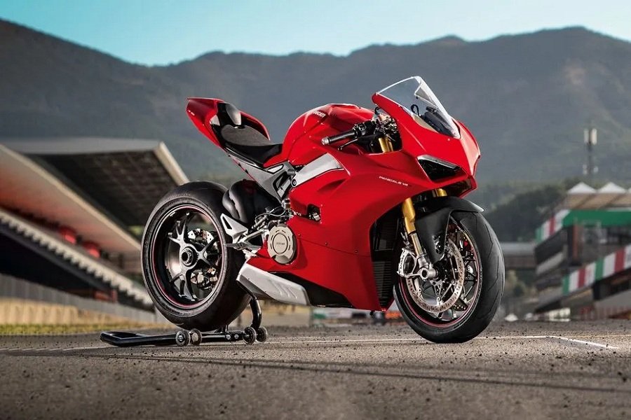 Perubahan Menyegarkan pada Ducati Panigale V4! Keseimbangan Aerodinamika, Performa Superbike, dan Harga yang Menarik