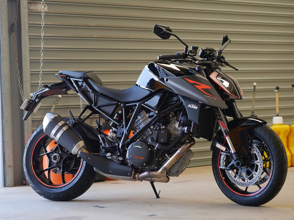 KTM 1290 Super Adventure R dan S 2024: Motor Petualang dengan Warna Baru