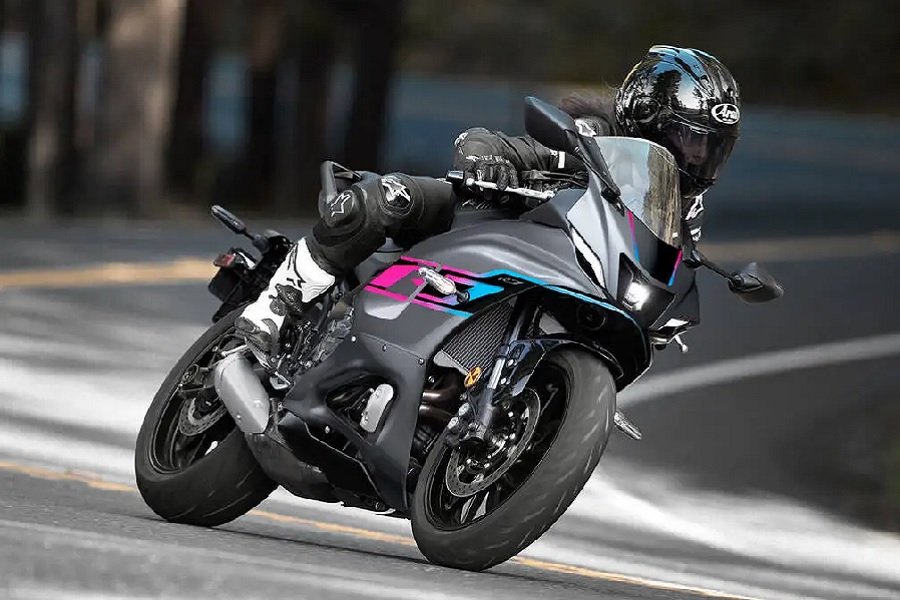 Sentuhan Desain Aerox! Yamaha R7 2024 Performa Unggul, Mesinnya dibuat di Indonesia