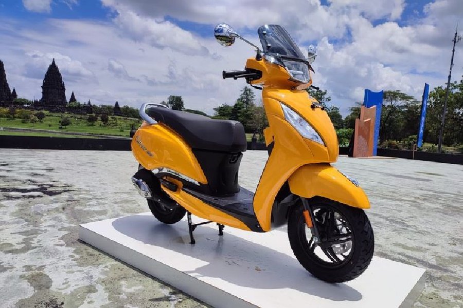 TVS Callisto 125 Skuter Stylish dengan Kemampuan Bagasi Luas!