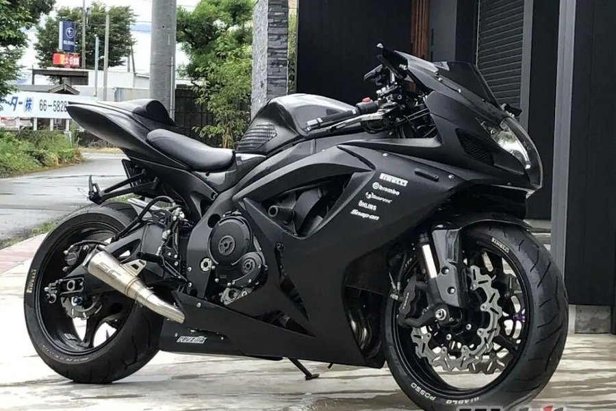 Teknologi Terbaru! Suzuki GSX-R750 Bangkit dengan Versi Terbaru 2024, Sensasi Motor Sport yang Tak Terduga!