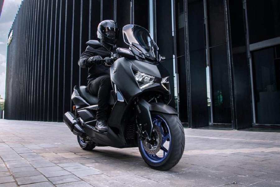 Terungkap! Rahasia Yamaha XMax 300 2024, Mesin Berkekuatan Super dan Desain Sporty yang Bikin Tergila-gila!