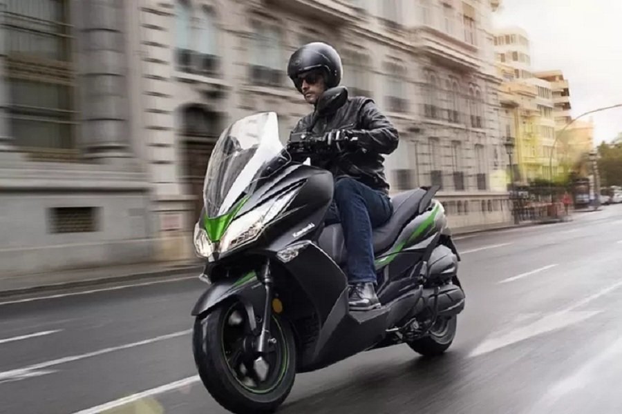 Wah! Kawasaki J125 Skutik Gambot Pesaing NMax dan PCX, Gaya Sporty dengan Performa Tangguh!