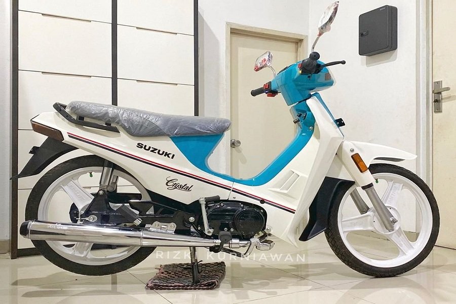 Wah Nostalgia! Suzuki Crystal 90an Jadi Primadona! Harganya Melejit Tinggi, Kamu Punya