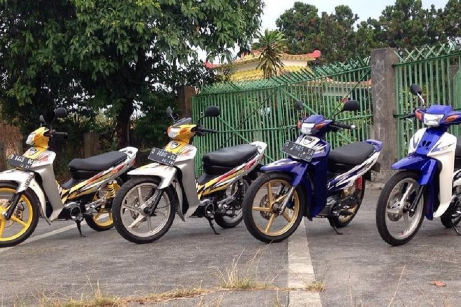 Yamaha Fiz R! Motor Bebek 2-Tak Terbaik Era 90an Harga dan Spesifikasinya