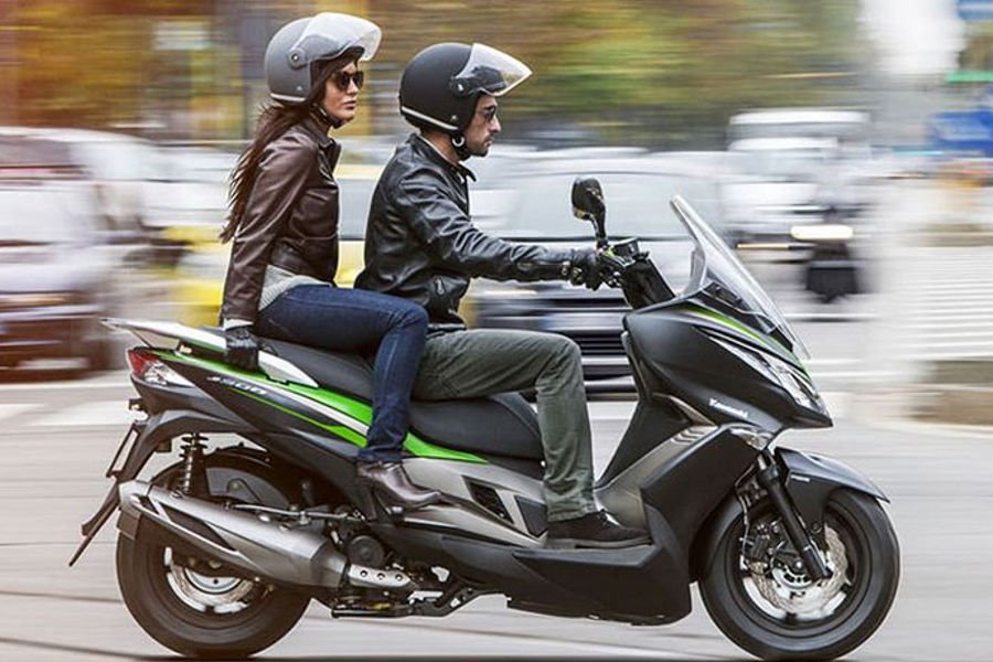 Kawasaki Resmi Rilis J125 2024 dengan Akselerasi Responsif