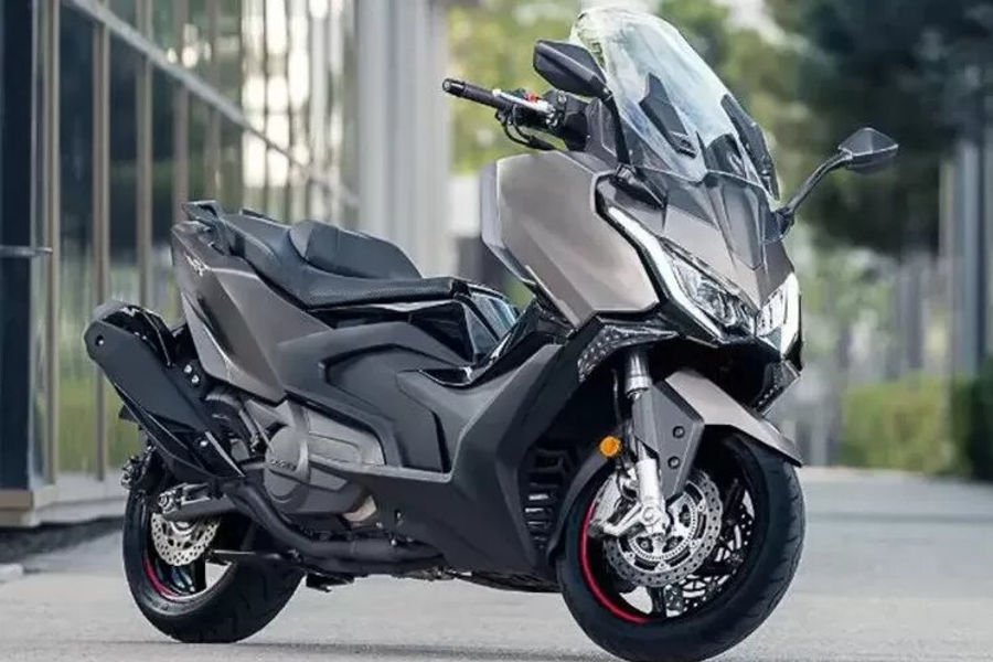 Kymco Resmi Meluncurkan Skutik Bongsor AK550 Premium