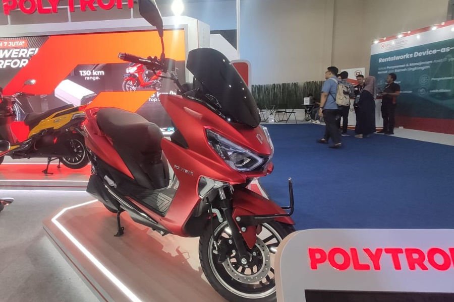 Komparasi Antara Motor Listrik Honda EM1 e VS Polytron Fox S