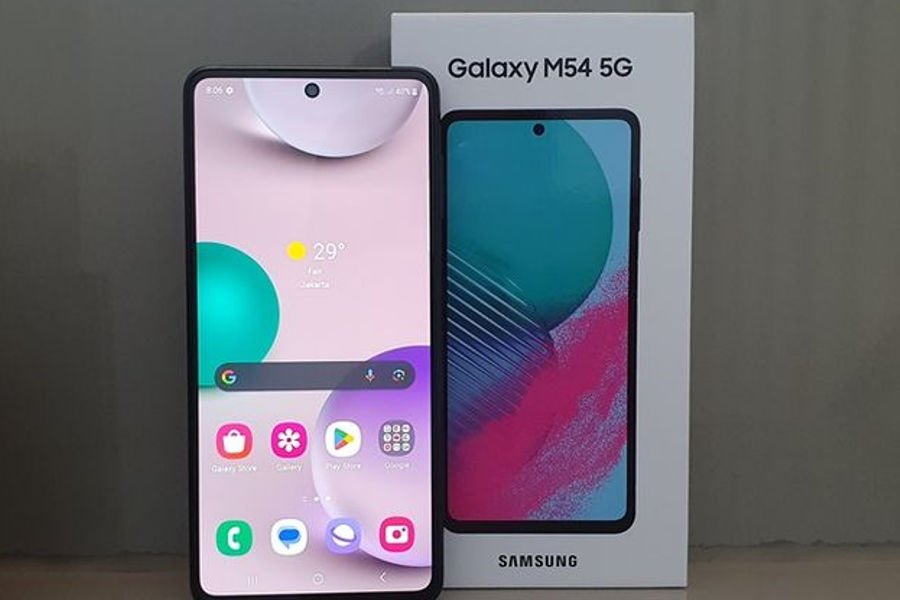 Samsung Galaxy M54 5G Smartphone Serba Bisa Super AMOLED