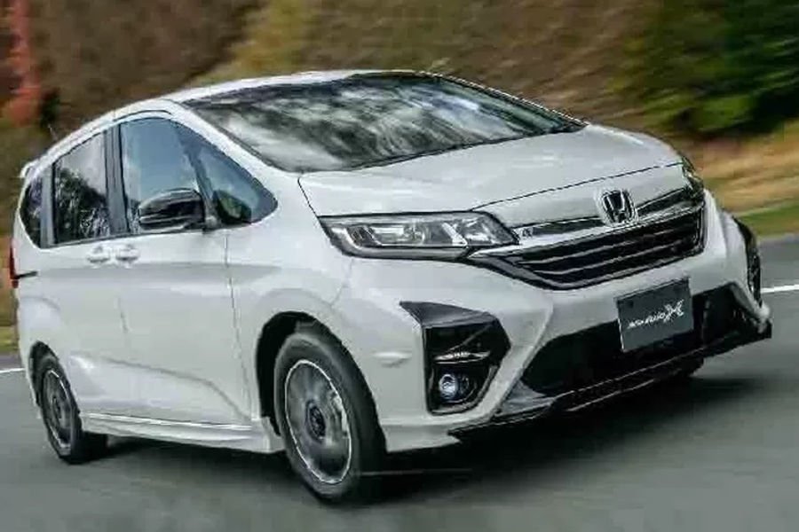 Honda Freed Hybrid Meluncur di 2024 Ancam Serena dan Voxy