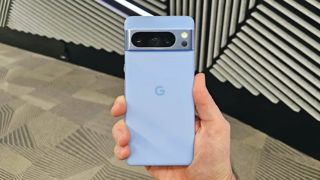 Pixel 9 Pro: Smartphone Layar Kecil dengan Desain Kamera Baru
