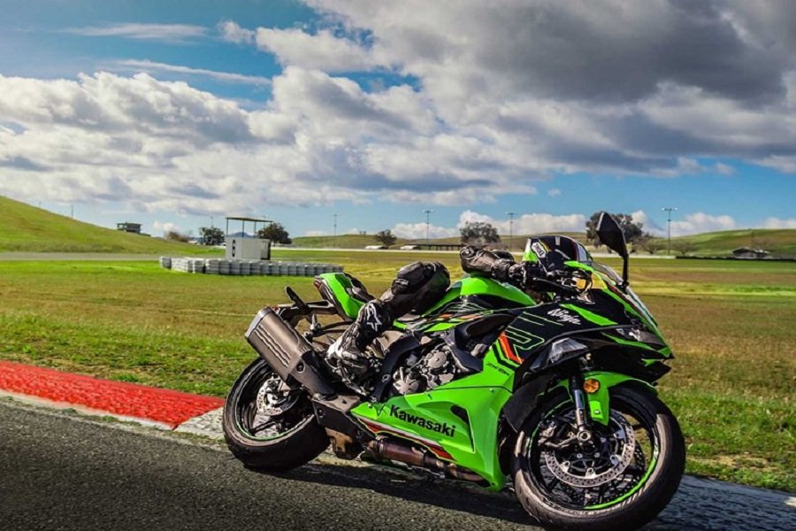 Antara Keindahan dan Kekuatan! Keunggulan Terbaru Kawasaki Ninja ZX6R di Tahun 2024