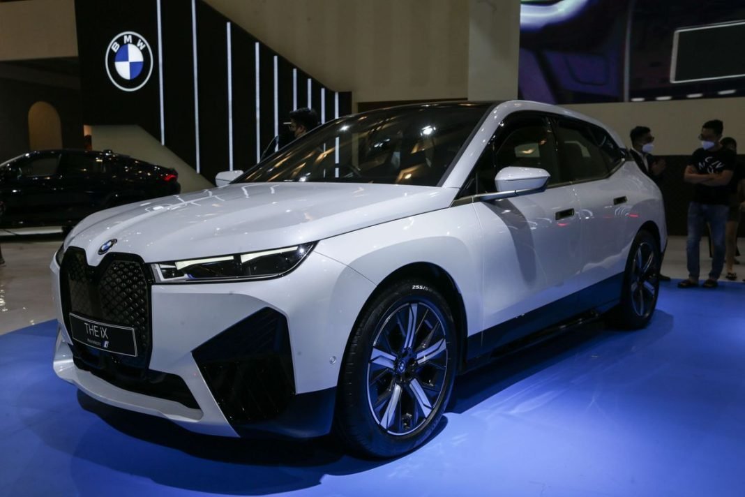 BMW iX xDrive50 Indonesia SUV Listrik Premium yang Bisa Tempuh 630 km Sekali Cas